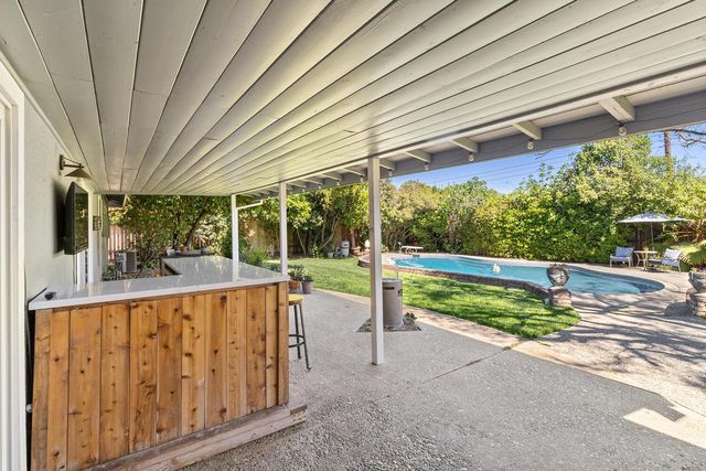 2032 Mission Ave, Carmichael, CA 95608