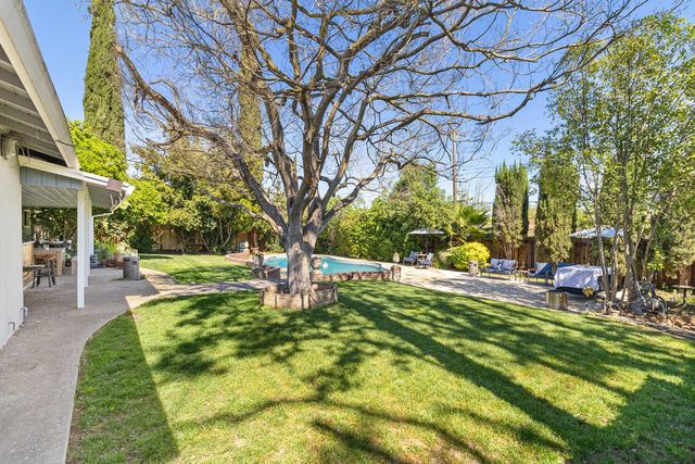 2032 Mission Ave, Carmichael, CA 95608