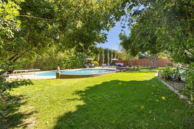 2032 Mission Ave, Carmichael, CA 95608