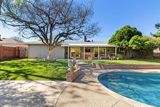 2032 Mission Ave, Carmichael, CA 95608