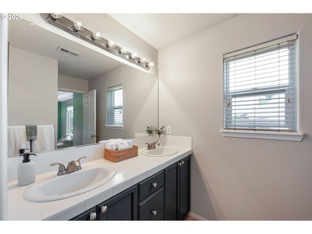 17349 Nw CAMELBACK Ln, Beaverton, OR 97006