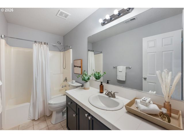 17349 Nw CAMELBACK Ln, Beaverton, OR 97006