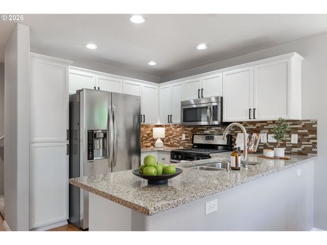 17349 Nw CAMELBACK Ln, Beaverton, OR 97006