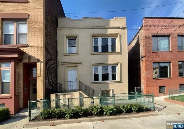 3 Henry Street 1, Jersey City, NJ 07306