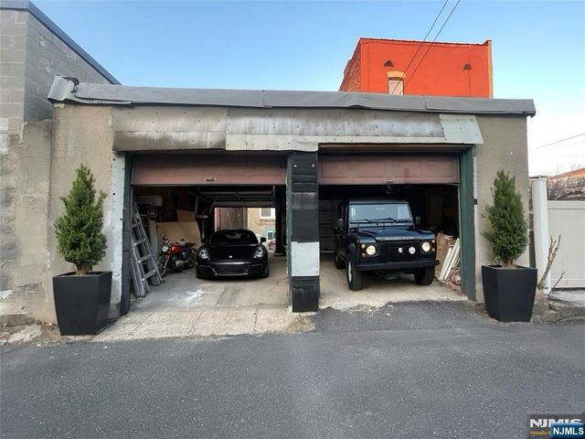 3 Henry Street 1, Jersey City, NJ 07306