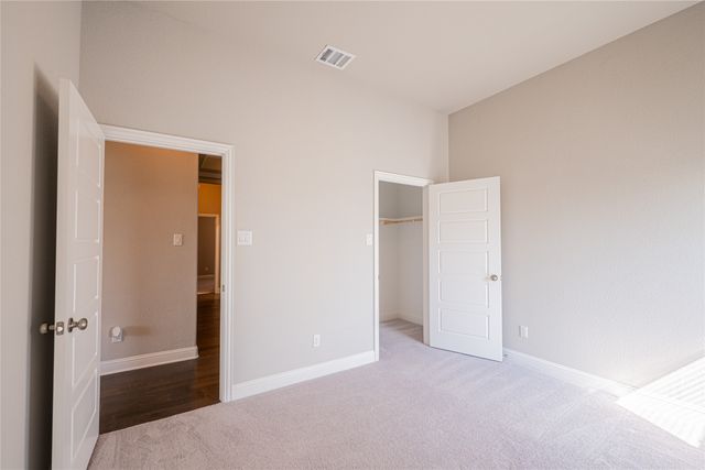 918 Edinburgh Drive, Mcgregor, TX 76657