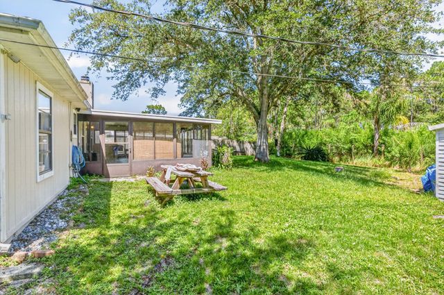1034 UTAH Street SE, Palm Bay, FL 32909