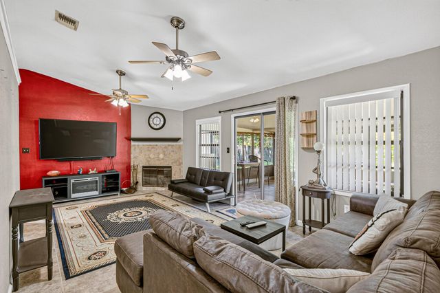1034 UTAH Street SE, Palm Bay, FL 32909