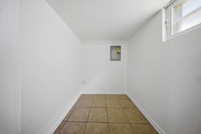 637 S SPENCER Street, Aurora, IL 60505