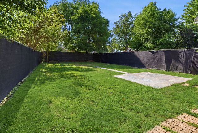 637 S SPENCER Street, Aurora, IL 60505