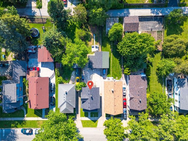 637 S SPENCER Street, Aurora, IL 60505