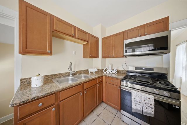 637 S SPENCER Street, Aurora, IL 60505