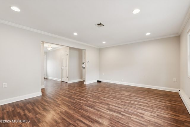 20 Elkton Court, Toms River, NJ 08757