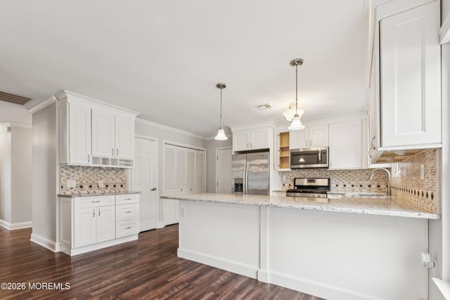 20 Elkton Court, Toms River, NJ 08757