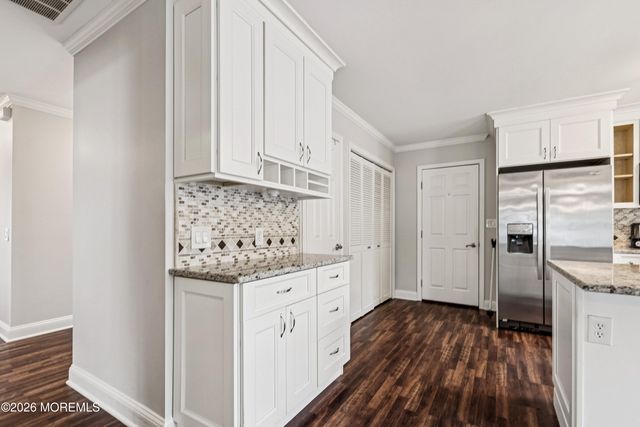 20 Elkton Court, Toms River, NJ 08757