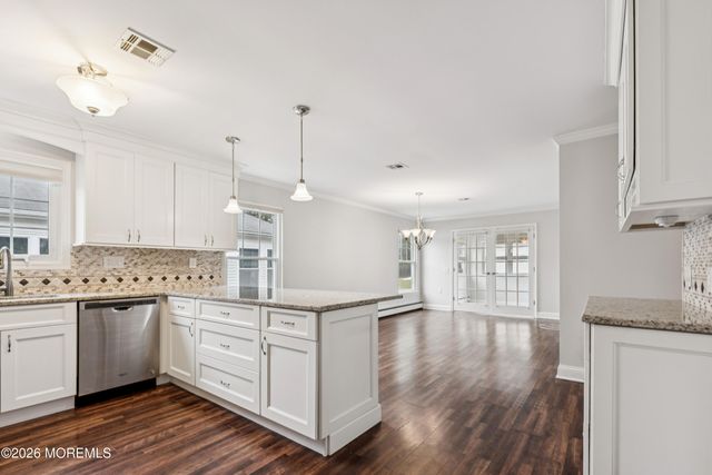 20 Elkton Court, Toms River, NJ 08757