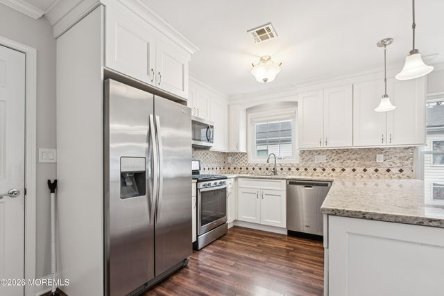 20 Elkton Court, Toms River, NJ 08757