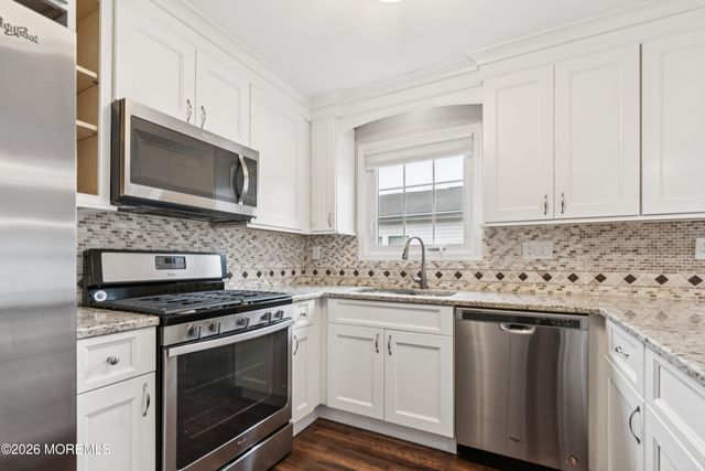 20 Elkton Court, Toms River, NJ 08757