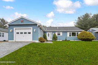 20 Elkton Court, Toms River, NJ 08757