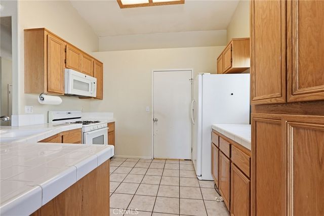 13668 Glenmere, Victorville, CA 92392