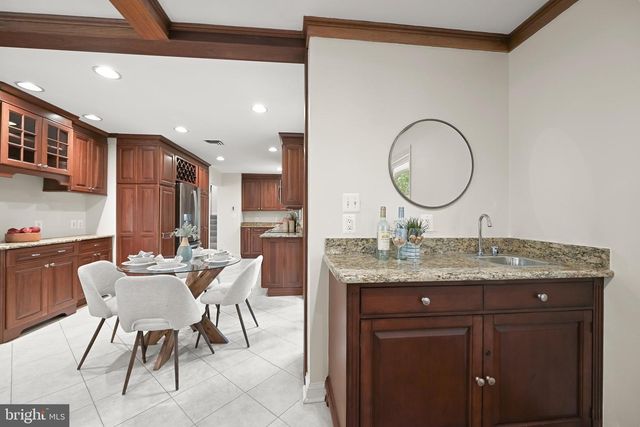 39 WELLESLEY CIR, Glen Echo, MD 20812