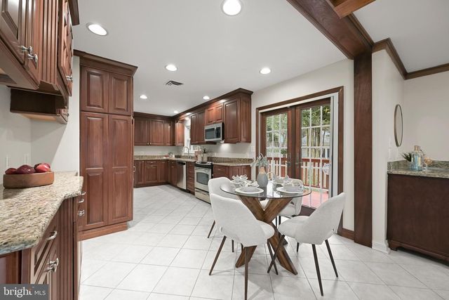 39 WELLESLEY CIR, Glen Echo, MD 20812