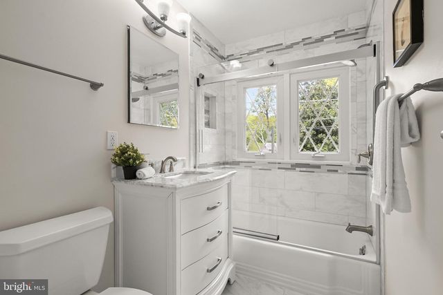 39 WELLESLEY CIR, Glen Echo, MD 20812