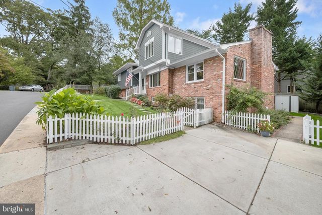 39 WELLESLEY CIR, Glen Echo, MD 20812