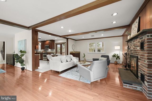 39 WELLESLEY CIR, Glen Echo, MD 20812
