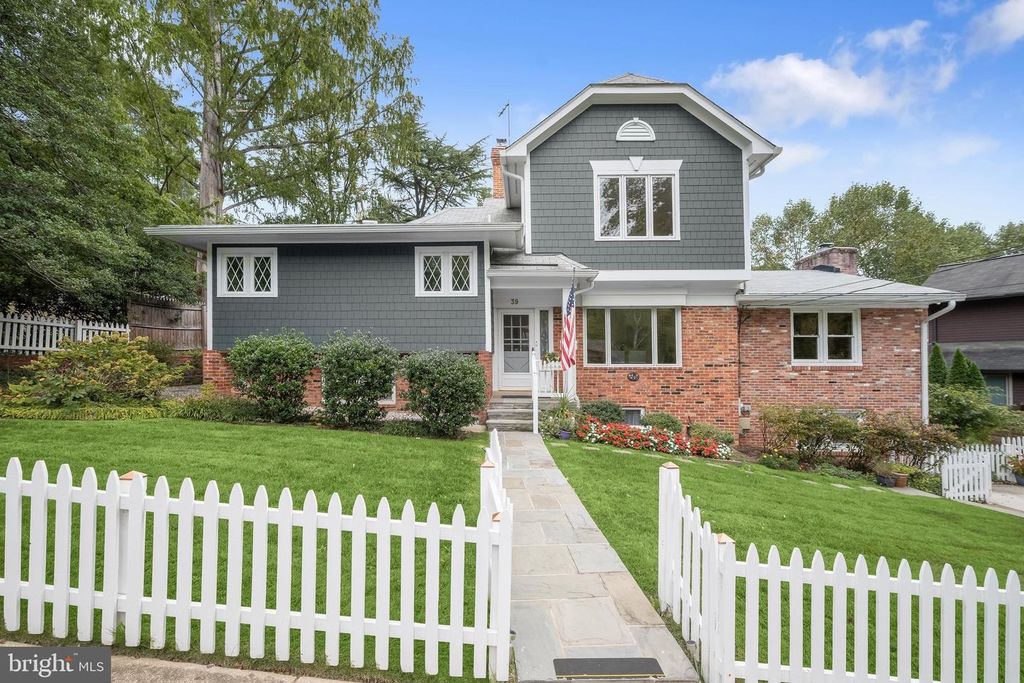 39 WELLESLEY CIR, Glen Echo, MD 20812