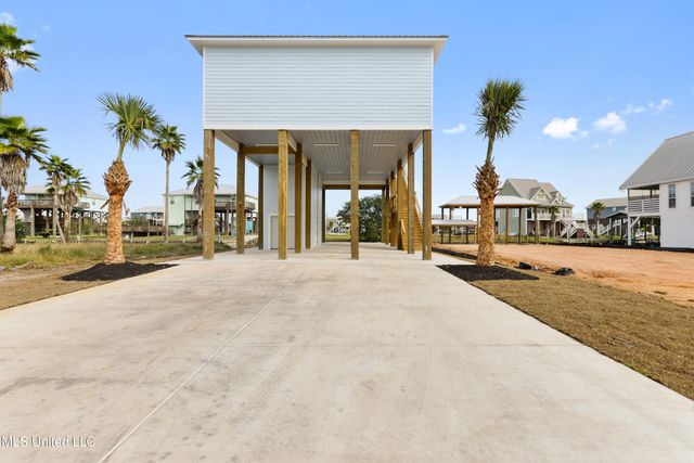 11064 Manhattan Street, Bay Saint Louis, MS 39520