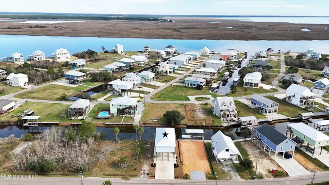 11064 Manhattan Street, Bay Saint Louis, MS 39520