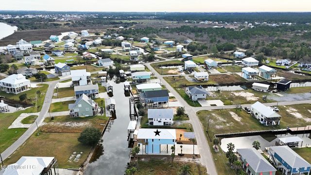 11064 Manhattan Street, Bay Saint Louis, MS 39520