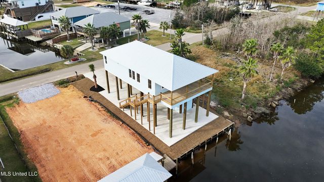 11064 Manhattan Street, Bay Saint Louis, MS 39520