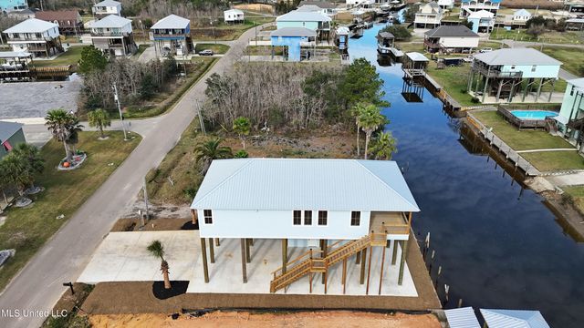 11064 Manhattan Street, Bay Saint Louis, MS 39520