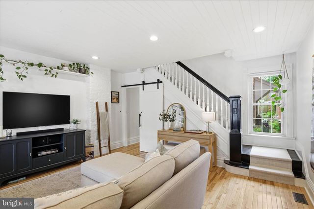 828 E CHESTNUT ST, Lancaster, PA 17602