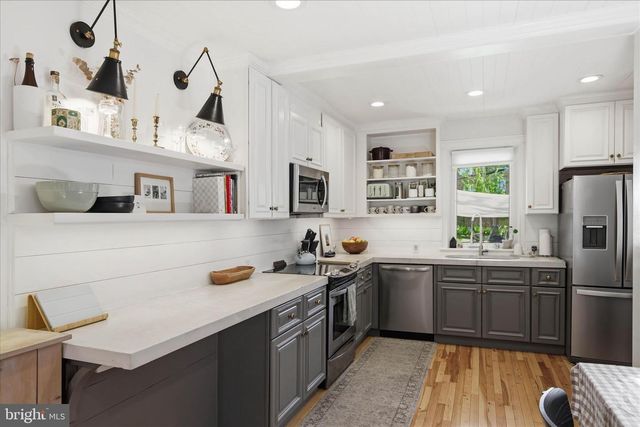 828 E CHESTNUT ST, Lancaster, PA 17602
