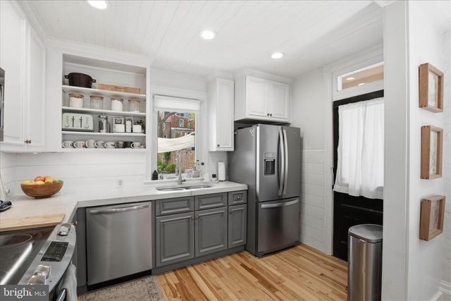 828 E CHESTNUT ST, Lancaster, PA 17602