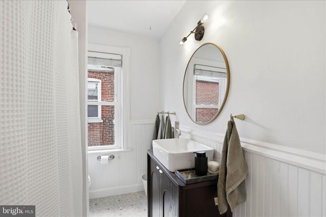 828 E CHESTNUT ST, Lancaster, PA 17602