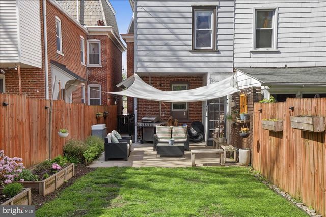 828 E CHESTNUT ST, Lancaster, PA 17602