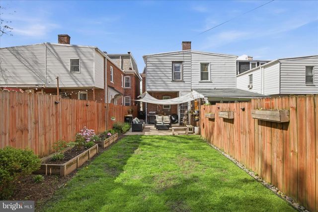 828 E CHESTNUT ST, Lancaster, PA 17602