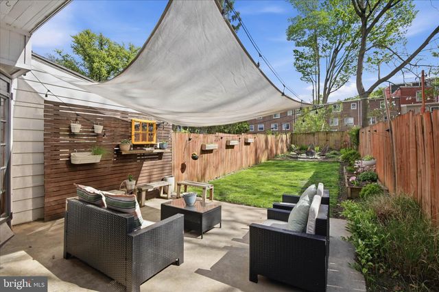 828 E CHESTNUT ST, Lancaster, PA 17602