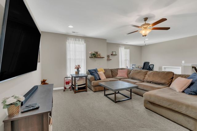 7121 Springwater St, Smyrna, TN 37167