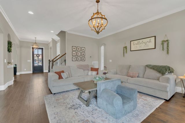 7121 Springwater St, Smyrna, TN 37167