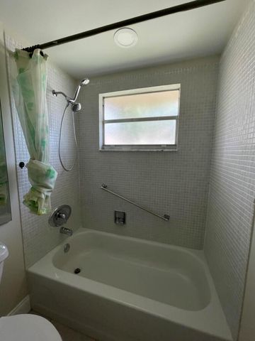 472 Saxony J, Delray Beach, FL 33446