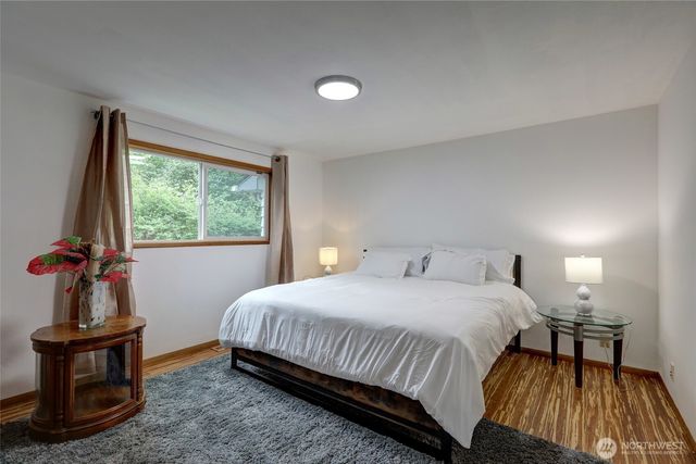 7820 NE 195th Street, Kenmore, WA 98028