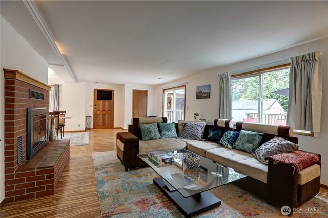 7820 NE 195th Street, Kenmore, WA 98028