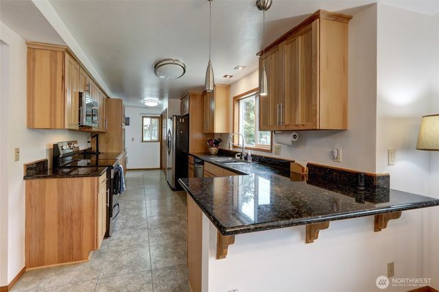 7820 NE 195th Street, Kenmore, WA 98028