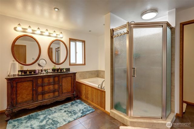 7820 NE 195th Street, Kenmore, WA 98028