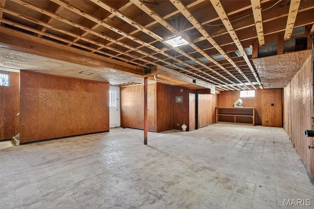 739 Shepley Drive, St Louis, MO 63137